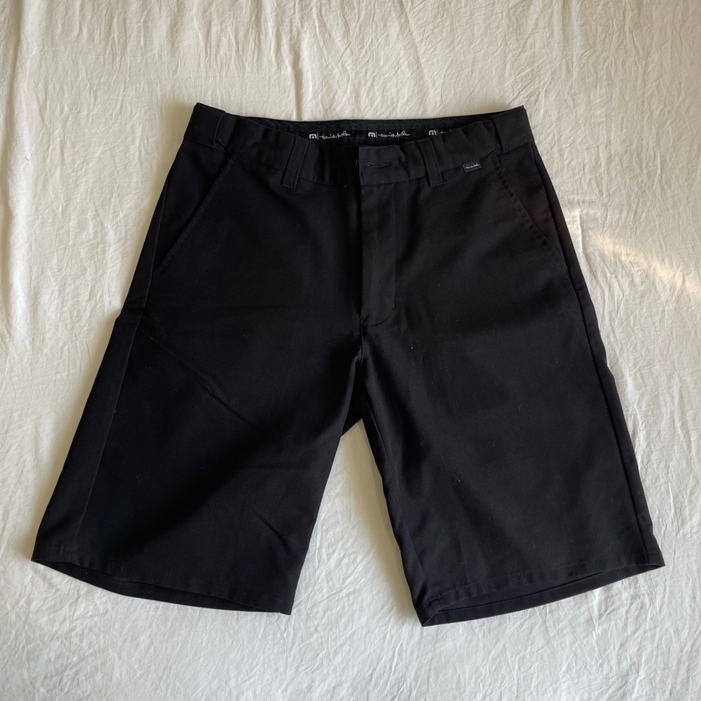 Travis Mathew black golf shorts 30